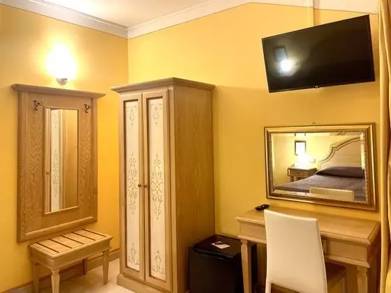 Standard Tek Büyük veya İki Ayrı Yataklı Oda