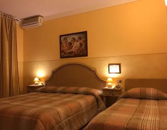 Standard Üç Kişilik Oda