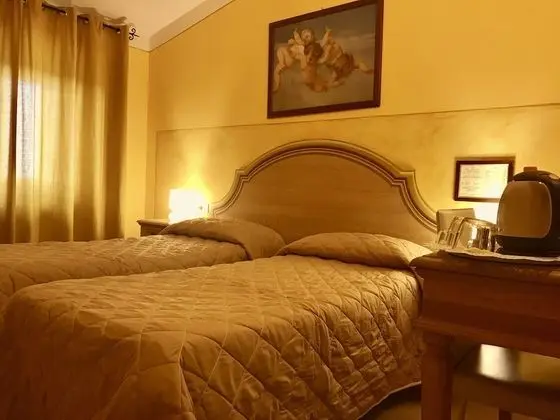 Standard Üç Kişilik Oda