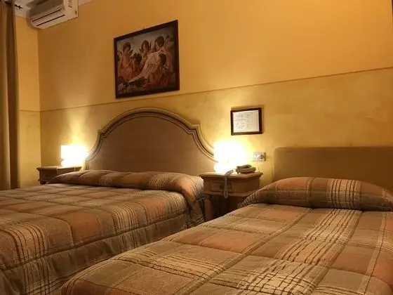 Standard Üç Kişilik Oda