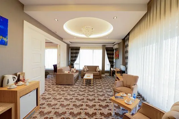 Suit Oda Dört Kişilik, Şehir Manzaralı