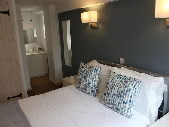 Standard Tek Büyük Yataklı Oda (Room 8)
