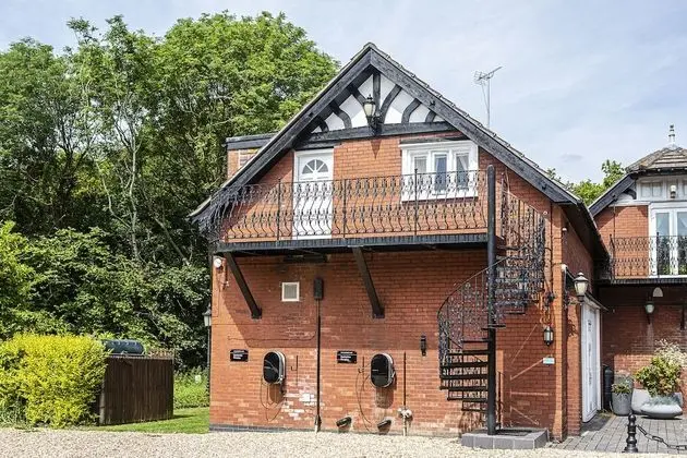 Tek Büyük Yataklı Oda, Engellilere Uygun (India - Mews Building)