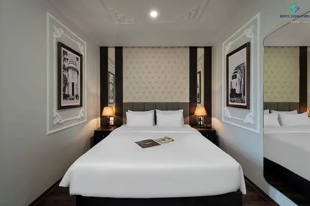 Deluxe Tek Büyük Yataklı Oda (with Window)
