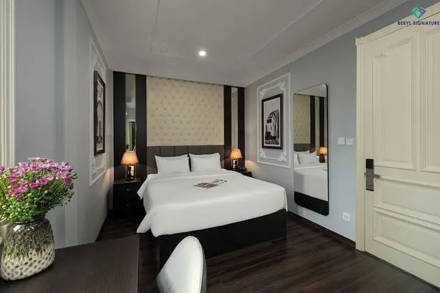 Deluxe Tek Büyük Yataklı Oda (with Window)