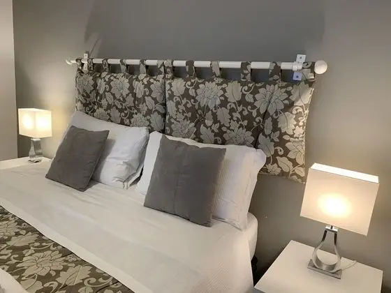 Standard Üç Kişilik Oda, Banyolu/Duşlu, Avlu Manzaralı (Matrimoniale)