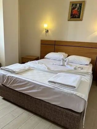 Standard Tek Büyük Yataklı Oda, 1 Çift Kişilik veya 2 Tek Kişilik Yatak, Balkon, Havuz Manzaralı