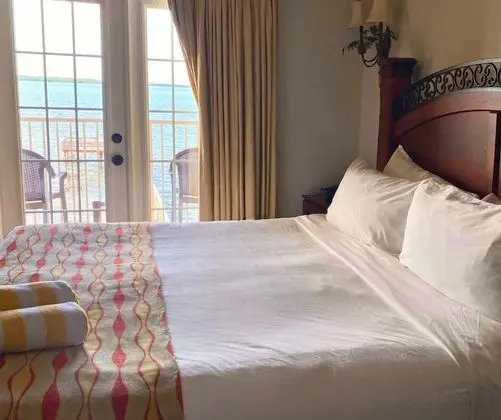 Studio King or Queen, Waterfront View