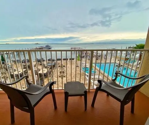 Studio King or Queen, Waterfront View