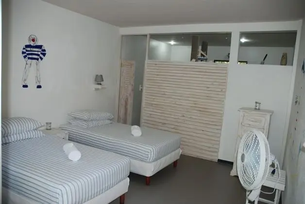 İki Ayrı Yataklı Oda, 2 Tek Kişilik Yatak (Twin with Fan- Adults Only)