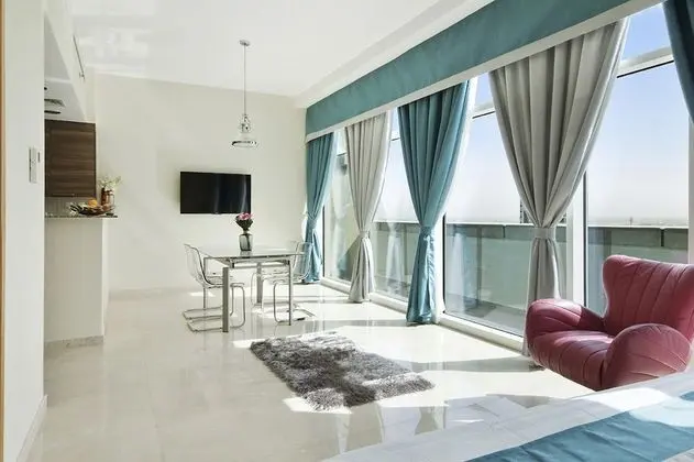 Bespoke Residences - Bay Square Studio City View