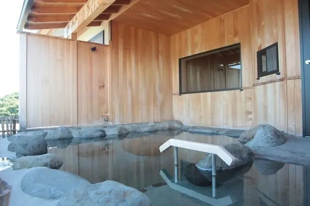 Süit (Open-air Bath)