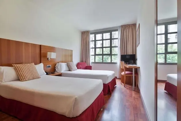 Tek Büyük veya İki Ayrı Yataklı Oda