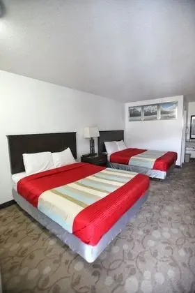 Two Queen Bed, Non-Smoking (Non-Pet Friendly)