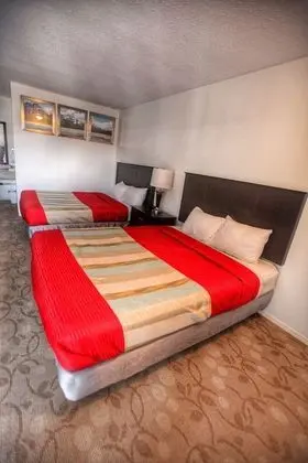 Two Queen Bed, Non-Smoking (Non-Pet Friendly)