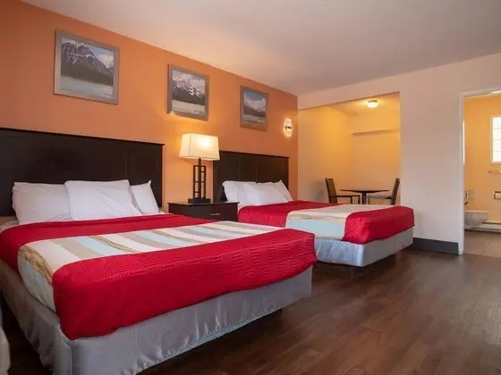Two Queen Bed, Non-Smoking (Non-Pet Friendly)
