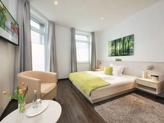 Tek Büyük Yataklı Oda, Mutfak (E02)