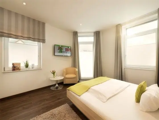 Tek Büyük Yataklı Oda, Mutfak (E02)