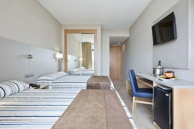 Standard Oda (2 adults + 1 child)