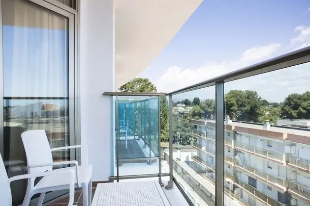 Standard Oda (2 adults + 1 child)