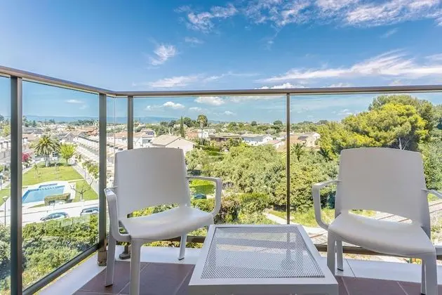 Standard Oda (2 adults + 1 child)