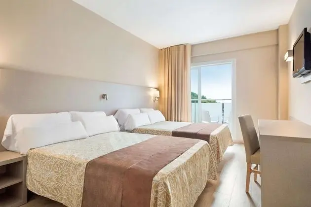 Standard Oda (2 adults)