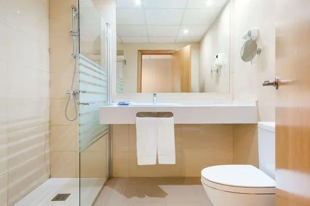 Standard Oda (2 adults)