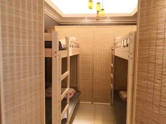 Ortak Ranzalı Oda, Sadece erkekler için, Ortak Banyo (4 pax)