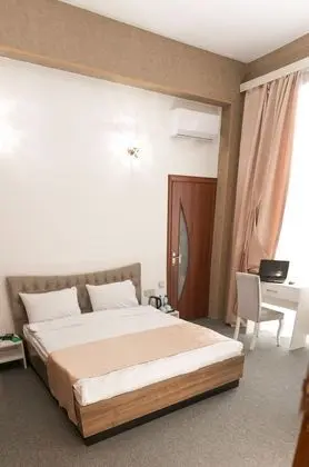 Standard Üç Kişilik Oda, Bahçe Manzaralı