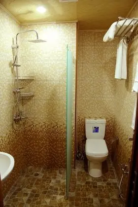 Standard Üç Kişilik Oda, Bahçe Manzaralı