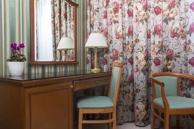 Comfort Tek Büyük Yataklı Oda