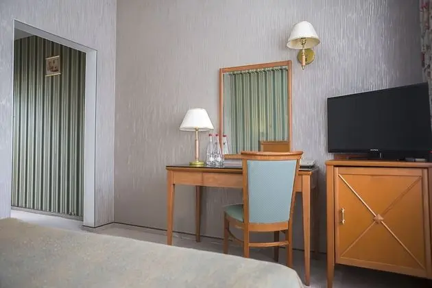 Comfort Tek Büyük Yataklı Oda