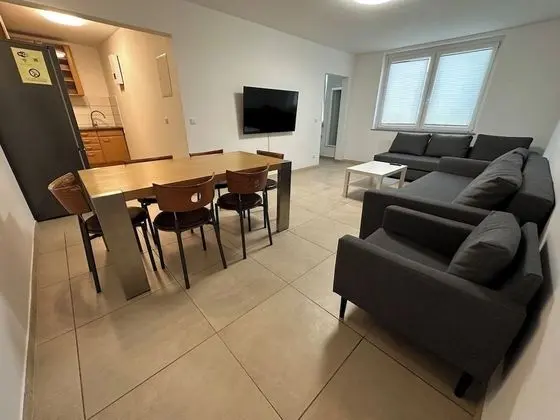 Odada yemek servisi