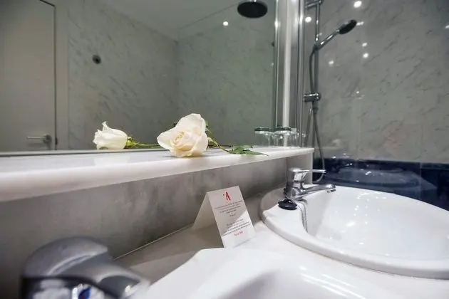 Tek Büyük Yataklı Oda (extra bed 3 adults)