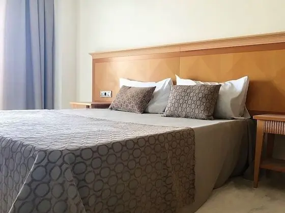 Tek Büyük Yataklı Oda, Havuz Manzaralı (extra bed 3 adults)