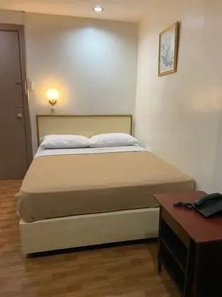 Tek Büyük Yataklı Oda (Semi)