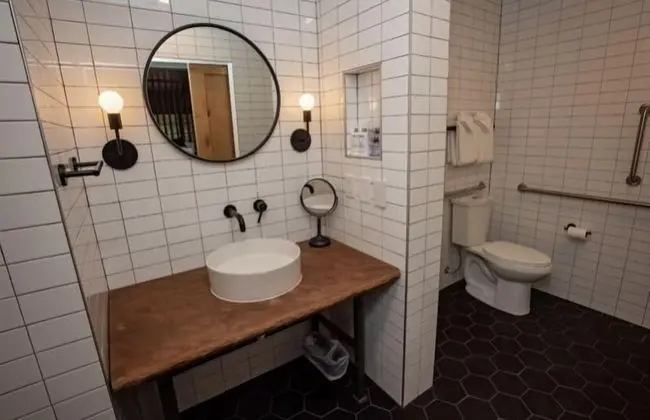 Standard Süit, 1 En Büyük (King) Boy Yatak, Dağ Manzaralı (Accessible King Suite)