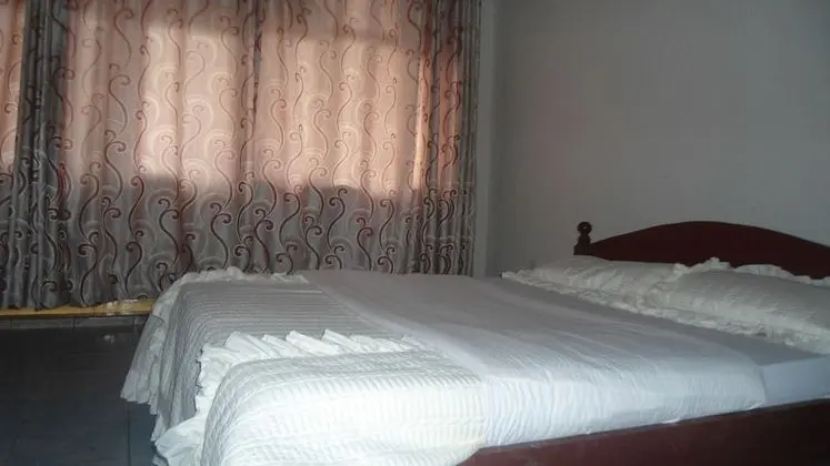 Büyük Yataklı Tek Kişilik Oda, Dağ Manzaralı