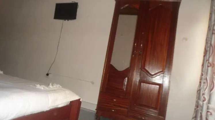 Büyük Yataklı Tek Kişilik Oda, Dağ Manzaralı
