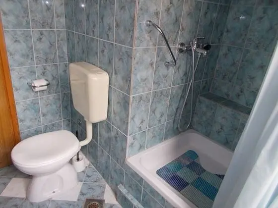 Apart Daire, 1 Büyük (Queen) Boy Yatak ve Çekyat