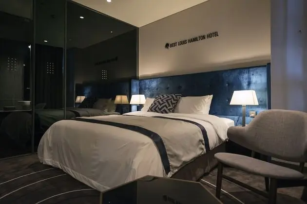 Deluxe King Room