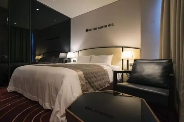 Deluxe King Room