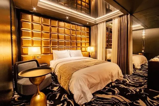 Deluxe Tek Büyük Yataklı Oda (Adela)