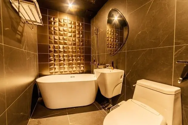 Deluxe Tek Büyük Yataklı Oda (Adela)