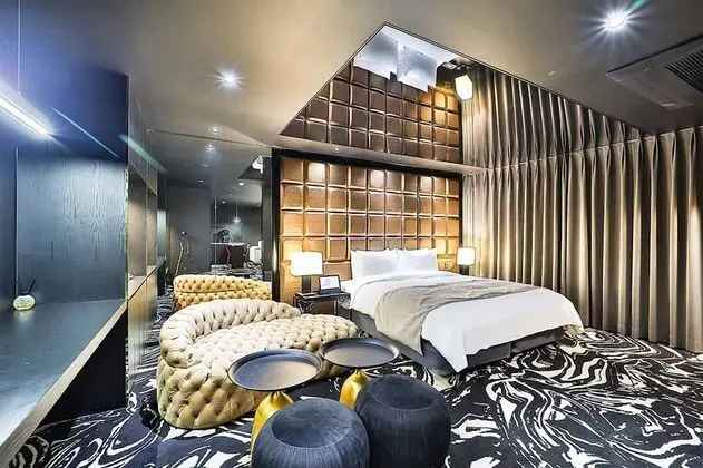 Oda (Hamilton Harace Suite)