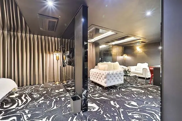 Oda (Hamilton Harace Suite)