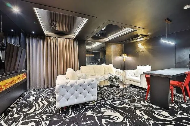 Oda (Hamilton Harace Suite)