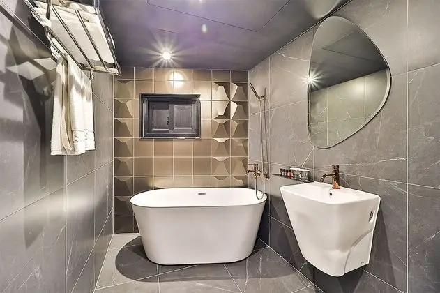 Oda (Hamilton Harace Suite)