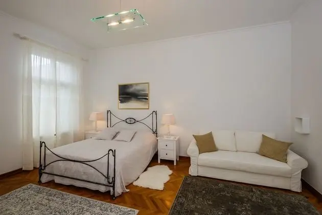 Apart Daire, 5 Yatak Odası