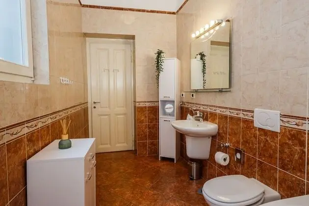 Apart Daire, 5 Yatak Odası
